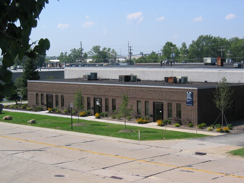 More Photos Of 4920 Commerce Pky, Warrensville Heights Flex For Lease