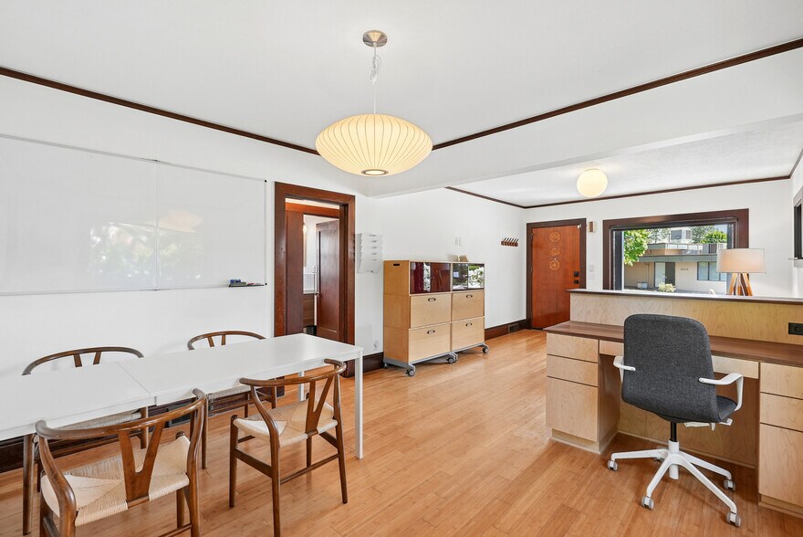 More Photos Of 2105 SE Ochoco St, Portland Office For Sale