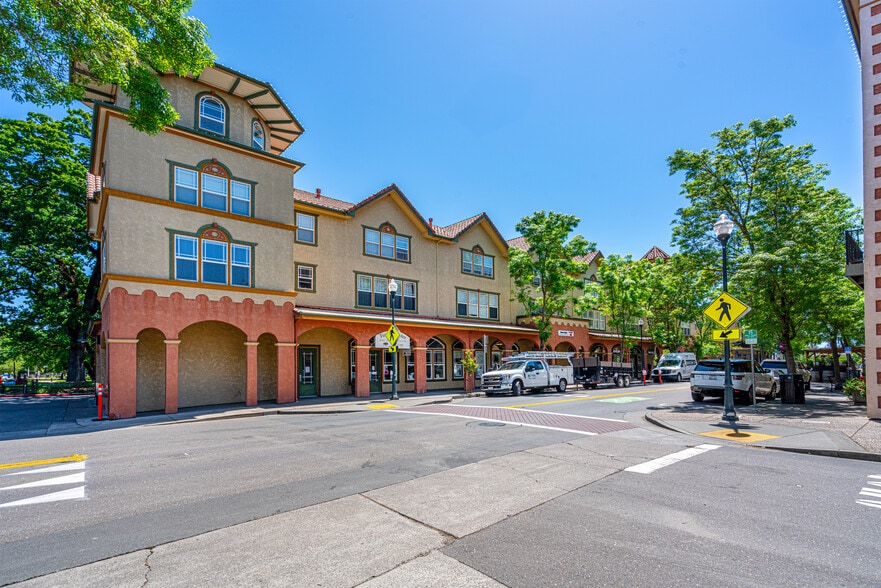 More Photos Of 148 Johnson St, Windsor General Retail For Sale