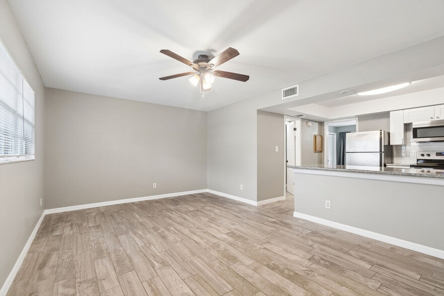 More Photos Of 4209 1/2 W North a St, Tampa Apartments For Sale