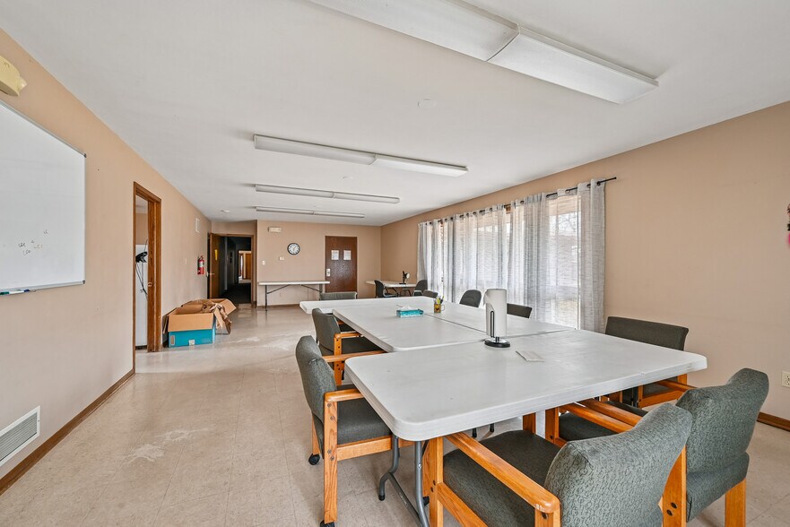 More Photos Of 1310 Solar Dr, Waterloo Office For Sale