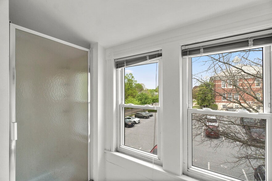 More Photos Of 300 Allegheny Ave, Towson Office For Sale