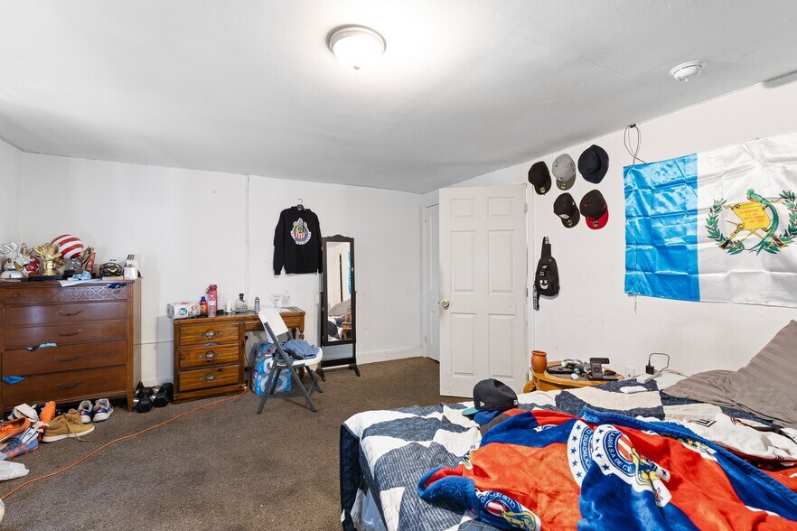 More Photos Of 125 W State St, Kennett Square Apartments For Sale