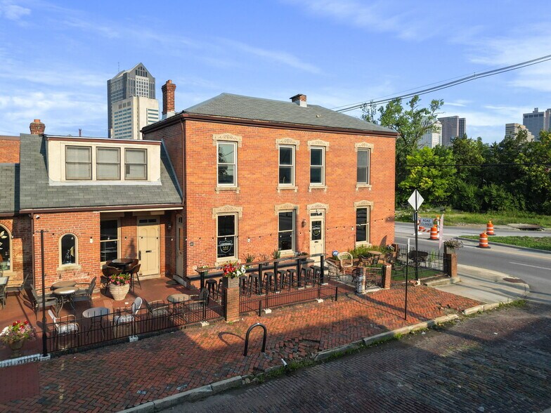 More Photos Of 491 S 4th St, Columbus Restaurant For Lease