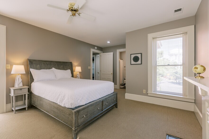 More Photos Of 300 Madison Pl, Lexington Apartments For Sale