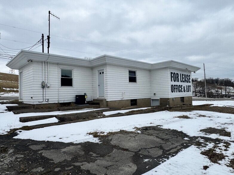 More Photos Of 810 Carlton Dr, Bentleyville Office For Lease