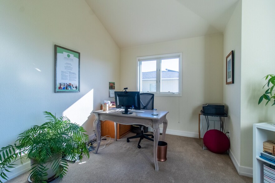 More Photos Of 1503 Yarmouth Ave, Boulder Office For Sale