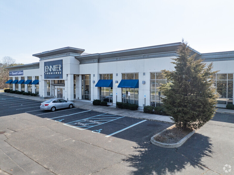 Primary Photo Of 700 Sunrise Hwy, Patchogue Freestanding For Lease