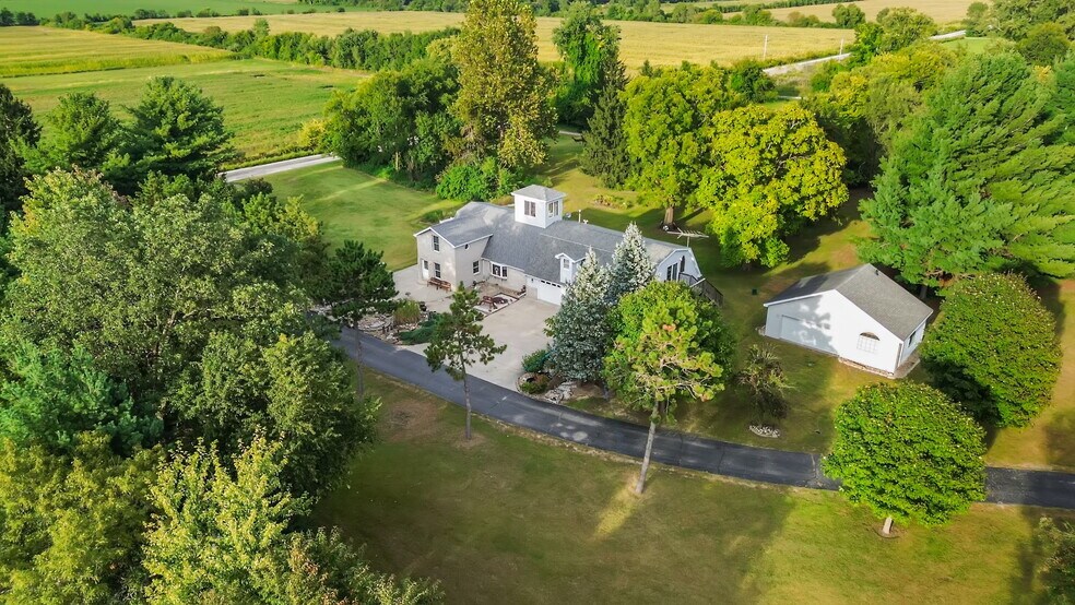 More Photos Of 2507 E 1100 N, Demotte Apartments For Sale