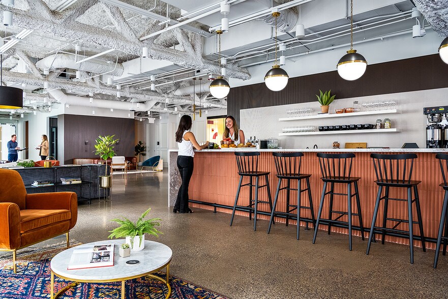 More Photos Of 227 W Monroe St, Chicago Office For Lease