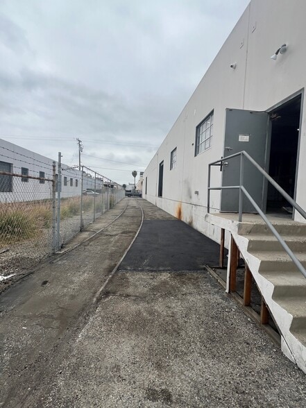 More Photos Of 4800-4820 District Blvd, Vernon Warehouse For Lease