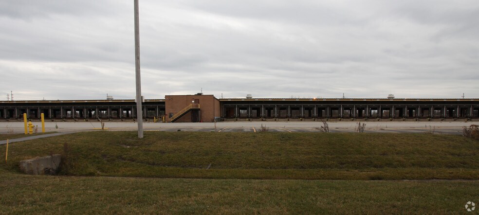 Primary Photo Of 90 Ransier Dr, West Seneca Truck Terminal For Lease