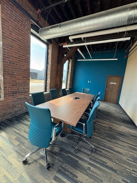 More Photos Of 207 Monroe St N, Hudson Warehouse For Sale