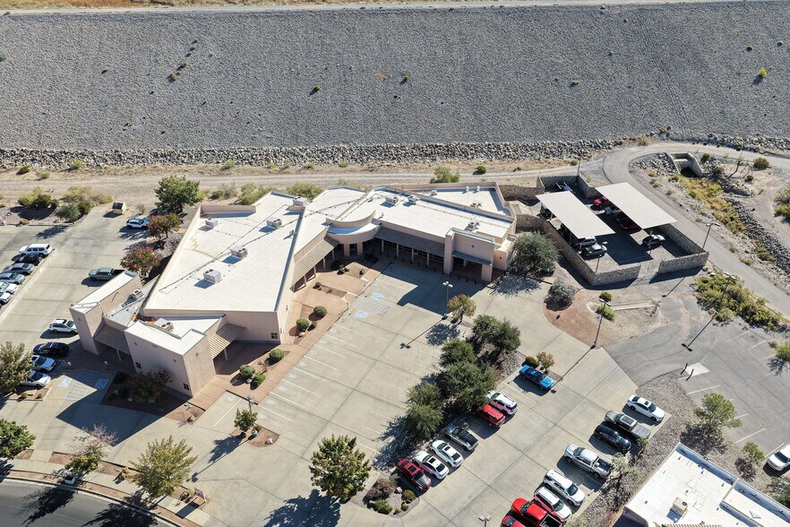 More Photos Of 1140 Commerce Dr, Las Cruces Office For Lease