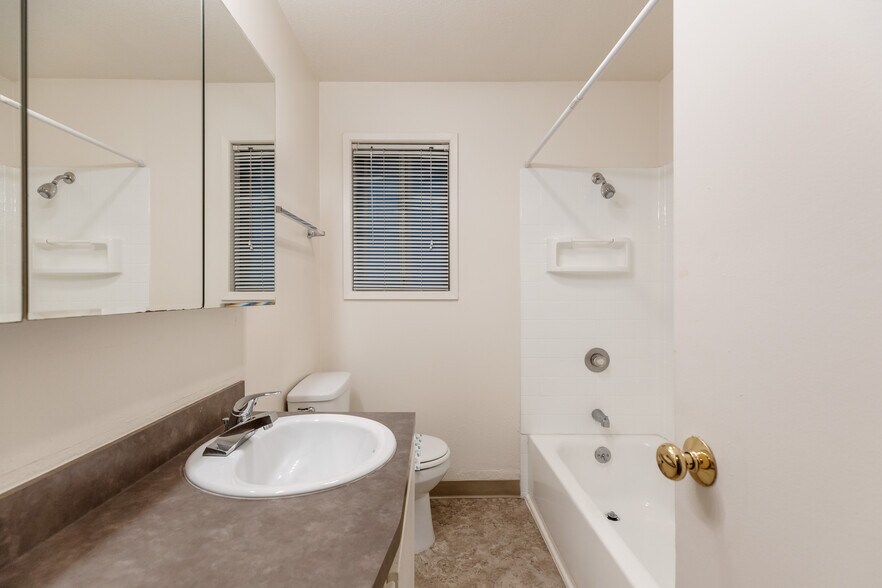 More Photos Of 3925-3967 Lancaster Dr, Salem Multifamily For Sale