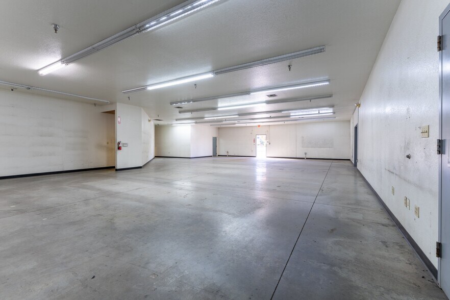 More Photos Of 1759 W Avenue J12, Lancaster Freestanding For Lease