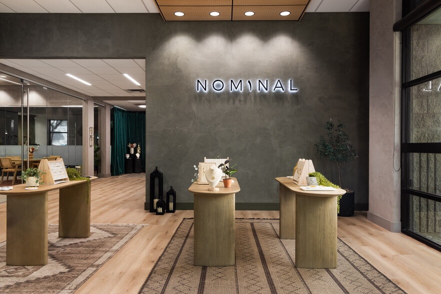 More Photos Of 4505 E Broadway Rd, Phoenix Light Manufacturing For Sale