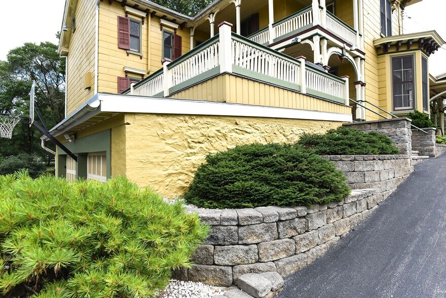 More Photos Of 827 Philadelphia Ave, Chambersburg Specialty For Sale