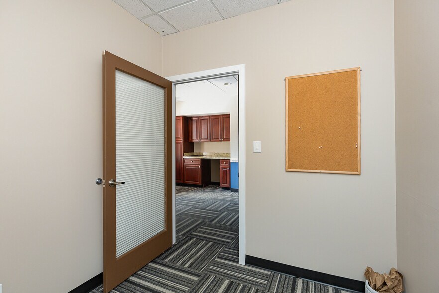 More Photos Of 100 Industrial Dr, Fredericksburg Showroom For Sale