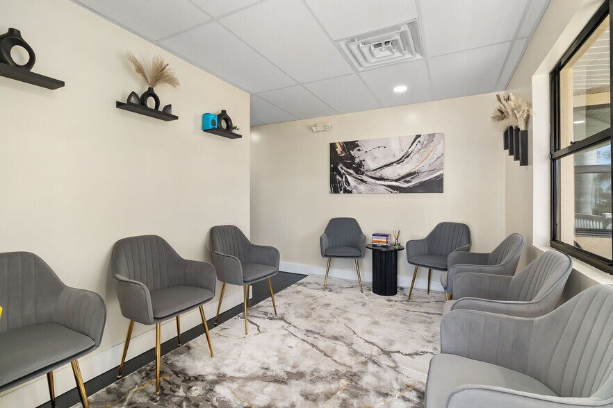 More Photos Of 1900 Tamiami Trl, Punta Gorda Office For Sale