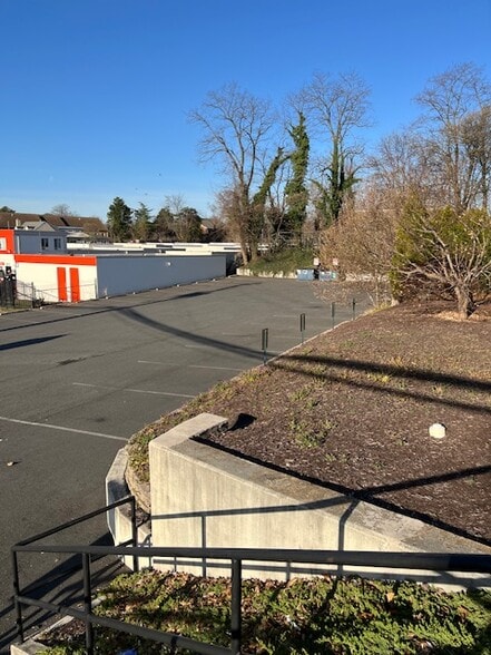 More Photos Of 7301-7307 Little River Tpke, Annandale Freestanding For Lease