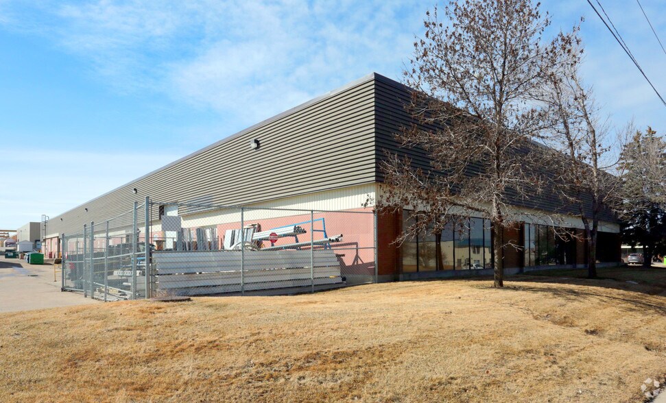 More Photos Of 9523-9539 41st Ave, Edmonton Unknown For Lease