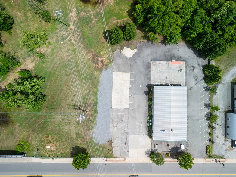 More Photos Of 522 N Main St, Farmville Restaurant For Sale