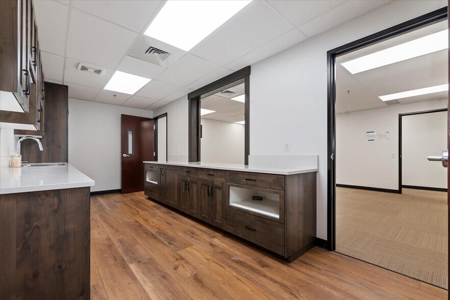 More Photos Of 2945 Badger Dr, Nampa Flex For Lease