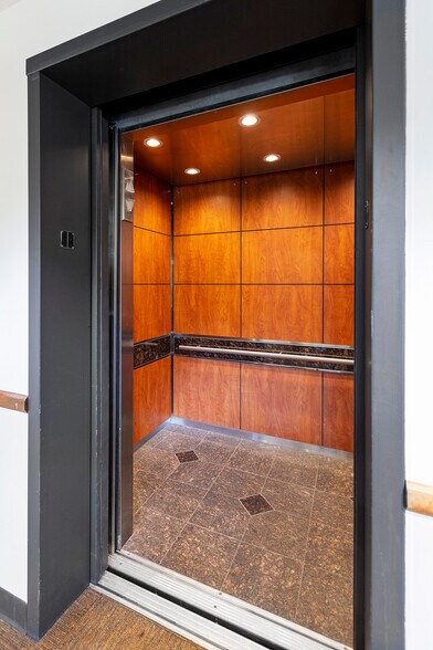 More Photos Of 175 Andover St, Danvers Office For Lease