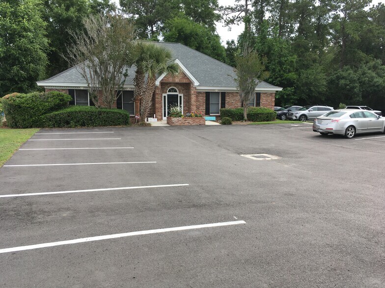 More Photos Of 1240 Hospital Dr, Mount Pleasant Medical For Lease