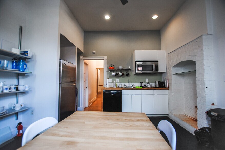 More Photos Of 34 E 25th St, Baltimore Office Residential For Sale