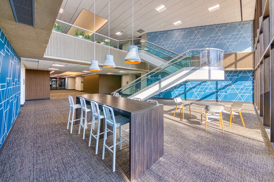 More Photos Of 5901 Peachtree Dunwoody Rd NE, Atlanta Unknown For Lease