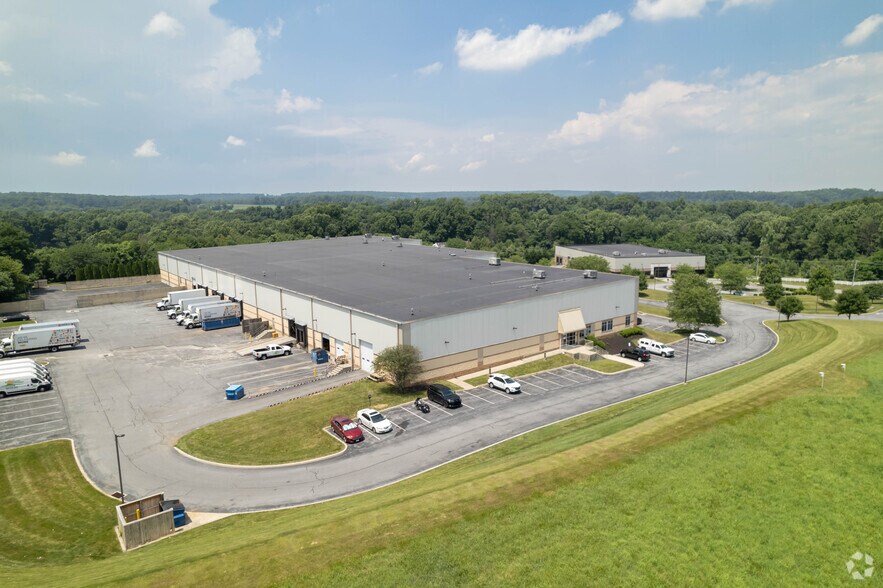 More Photos Of 100 Cheshire Ct, Coatesville Warehouse For Lease
