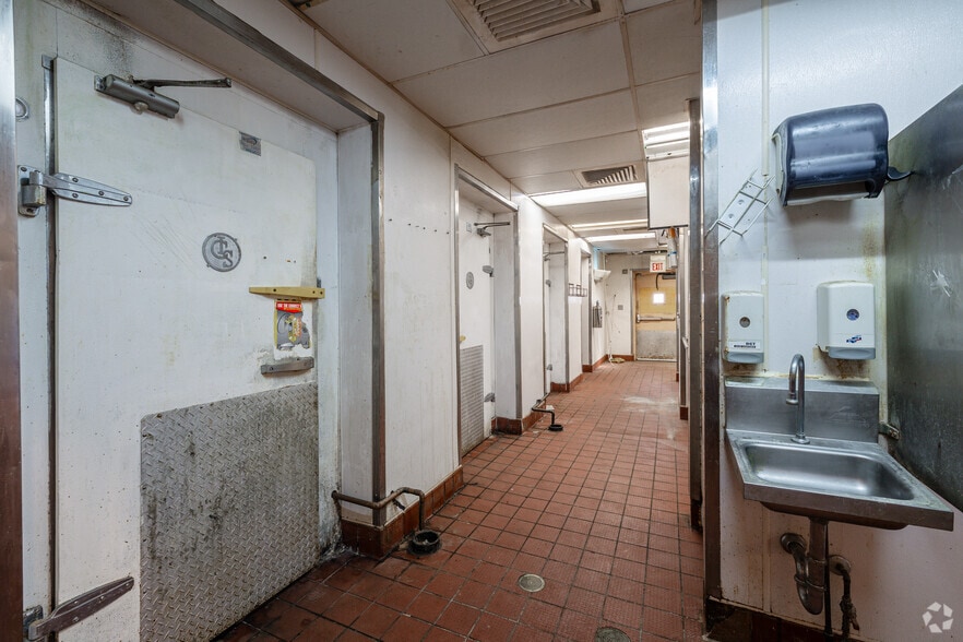 More Photos Of 1914 W 79th St, Chicago Freestanding For Sale