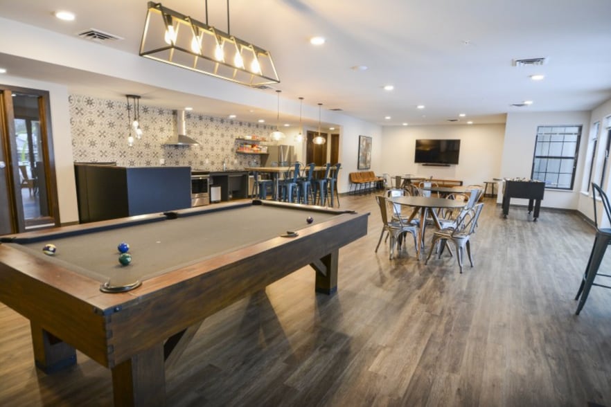 More Photos Of 171 S Fair Oaks, Madison Apartments For Lease