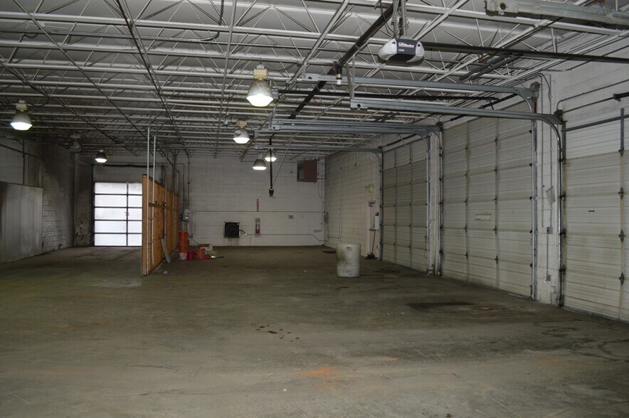 More Photos Of 3555-3559 W Wright St, Boise Light Manufacturing For Lease