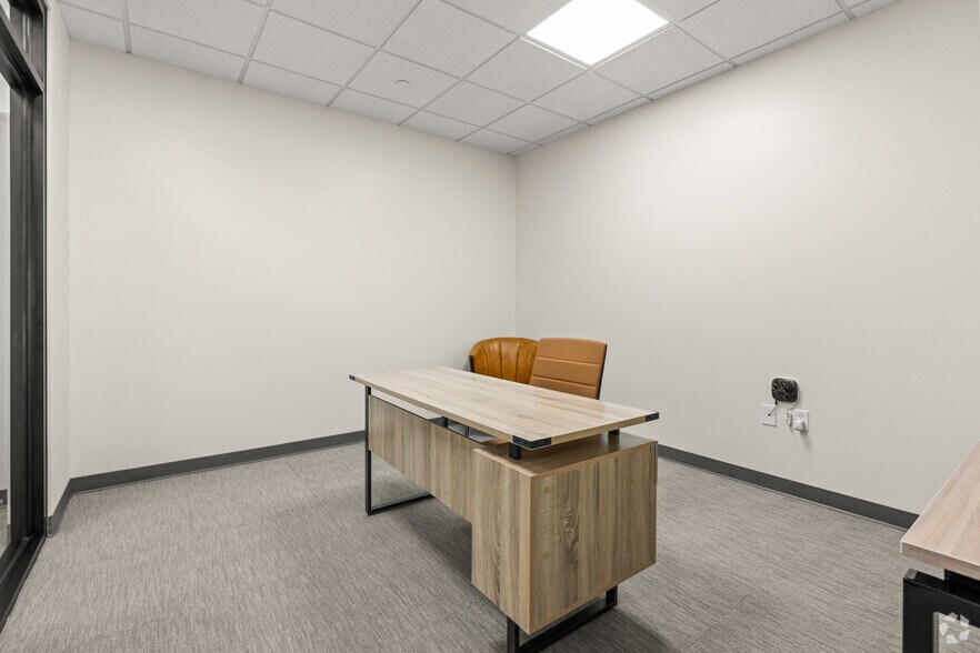 More Photos Of 5751 Kroger Dr, Fort Worth Office For Lease