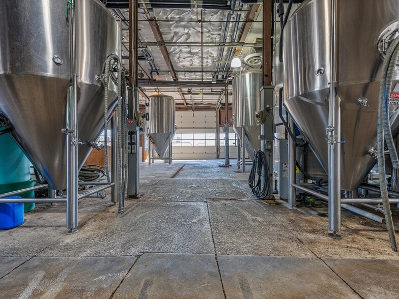 More Photos Of 212 S Green St, Morganton Bar For Sale