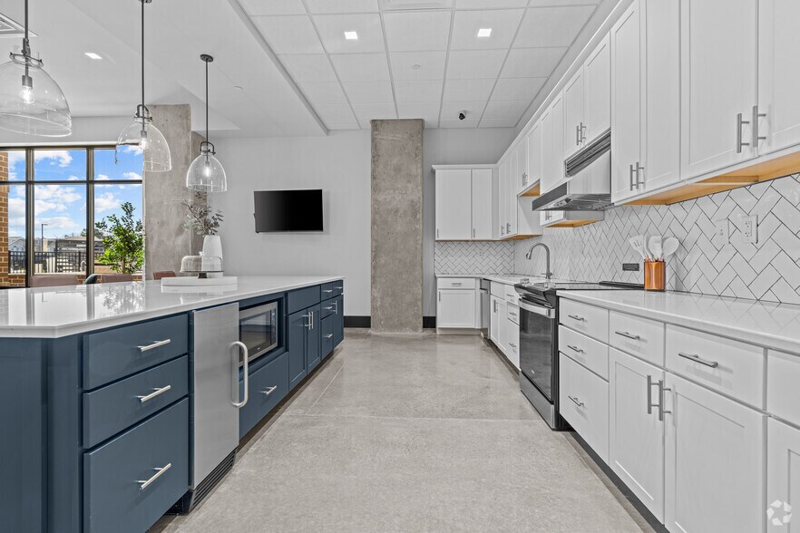 More Photos Of 3061 Godwin Blvd, Suffolk Multifamily For Sale