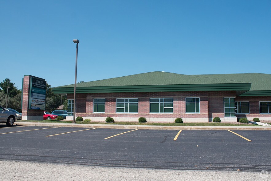 More Photos Of 144 E Summit Ave, Wales Medical For Sale