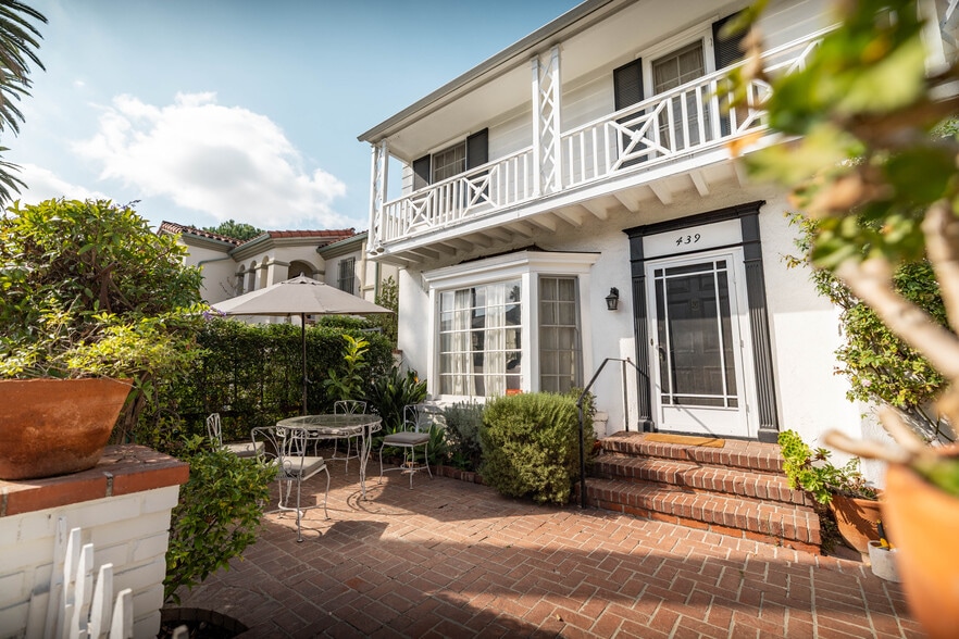 More Photos Of 439 S Palm Dr, Beverly Hills Apartments For Sale