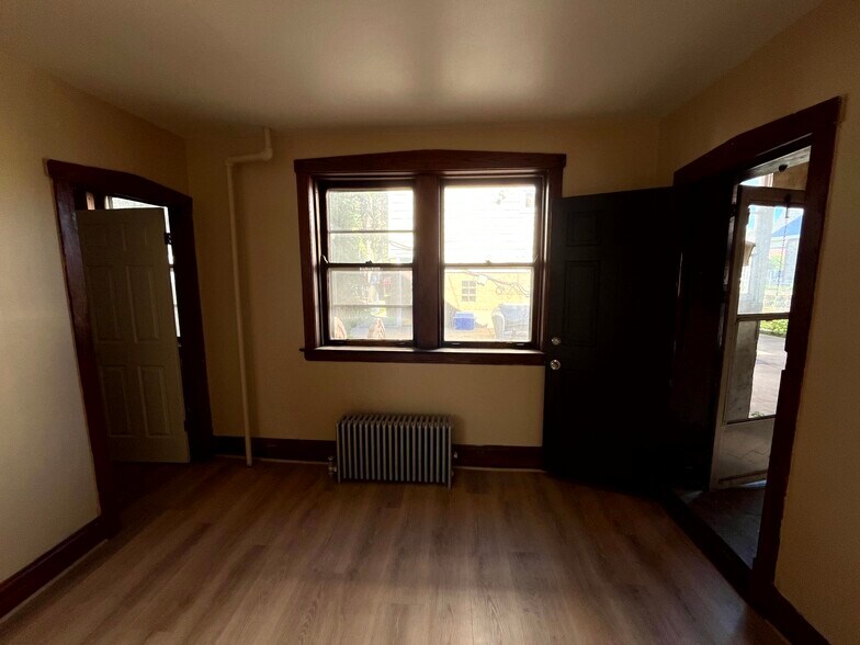 More Photos Of 4929 W Warwick Ave, Chicago Apartments For Sale