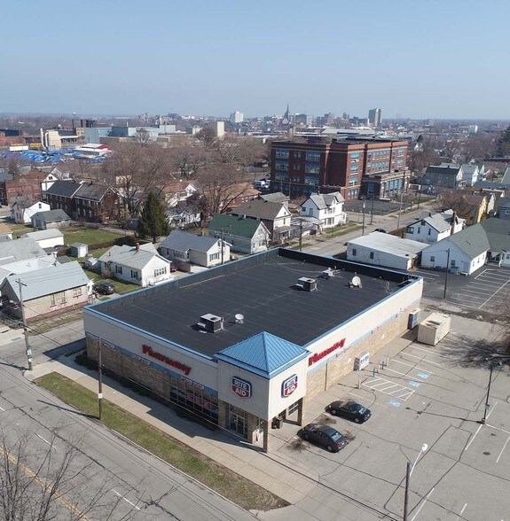 More Photos Of 1709 Liberty St, Erie Drugstore For Lease
