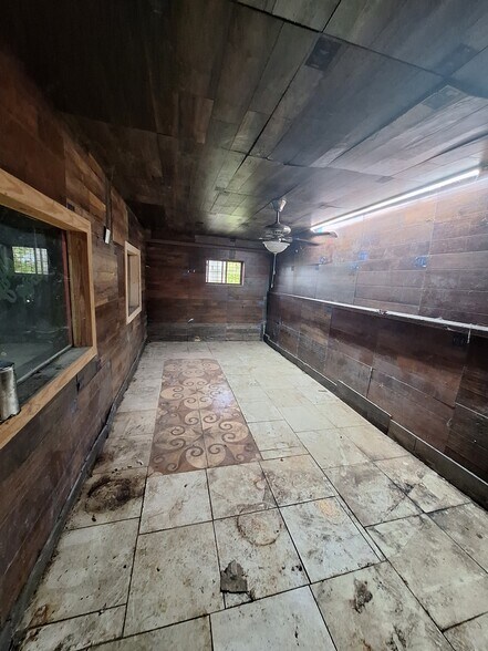 More Photos Of 2000 S Sam Houston Pky W, Houston Warehouse For Lease