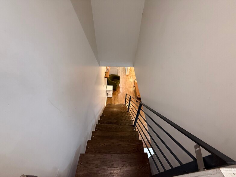 More Photos Of 704 DeKalb Ave, Brooklyn Storefront Retail Office For Lease