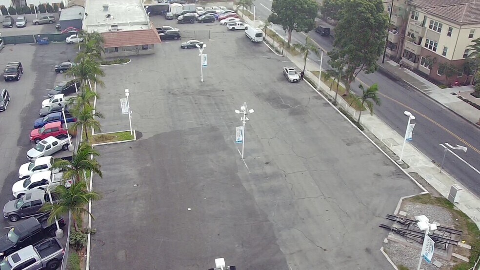 More Photos Of 909 N Harbor Blvd, Santa Ana Auto Dealership For Lease