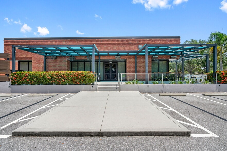 More Photos Of 9417 Princess Palm Ave, Tampa Office For Sale