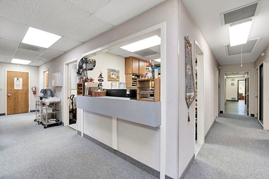 More Photos Of 1260 E Almond Ave, Madera Medical For Sale