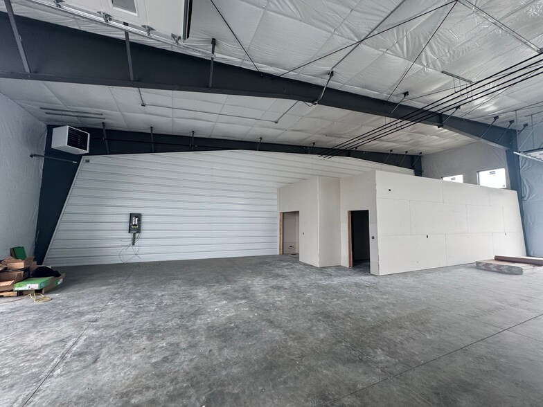 More Photos Of 5210 Seltice Way, Post Falls Industrial For Lease