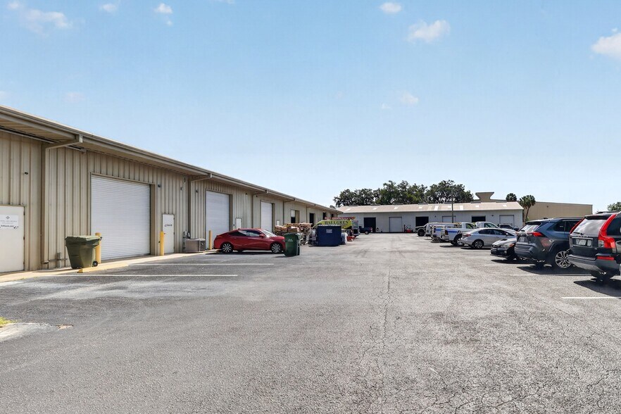 More Photos Of 3411 W Main St, Leesburg Mixed Retail For Lease